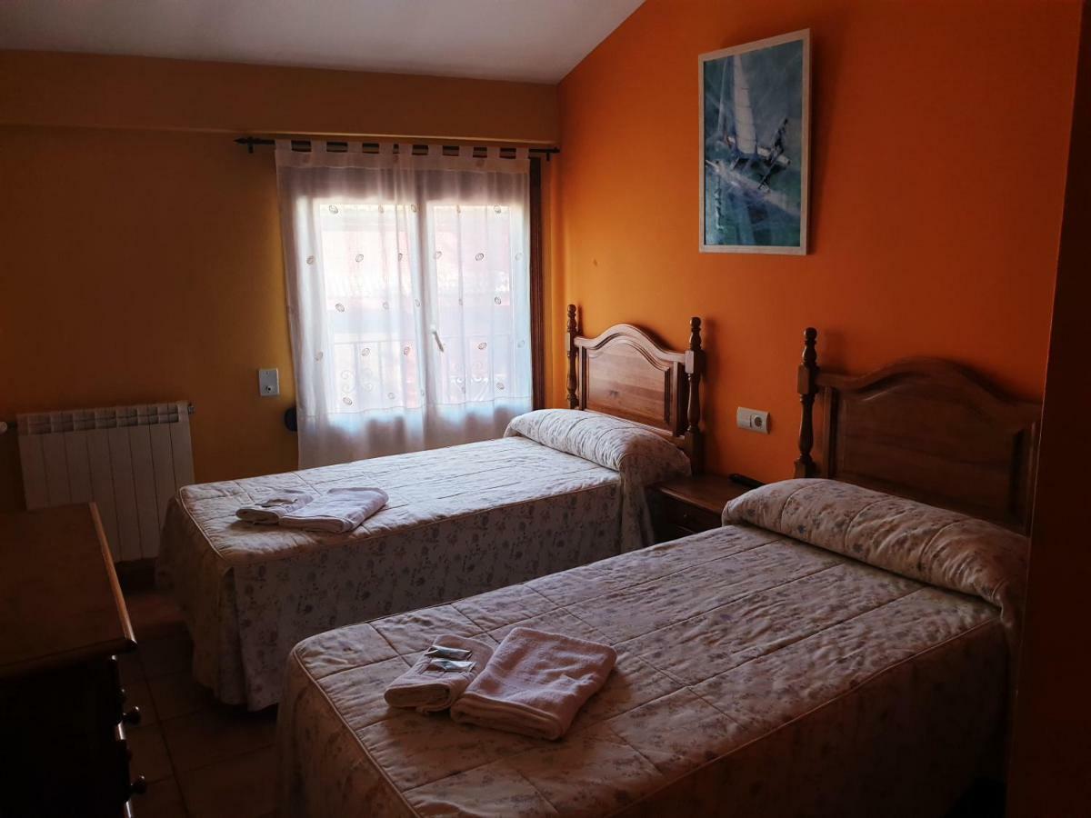 Hotel Torres De Albarracin ภายนอก รูปภาพ